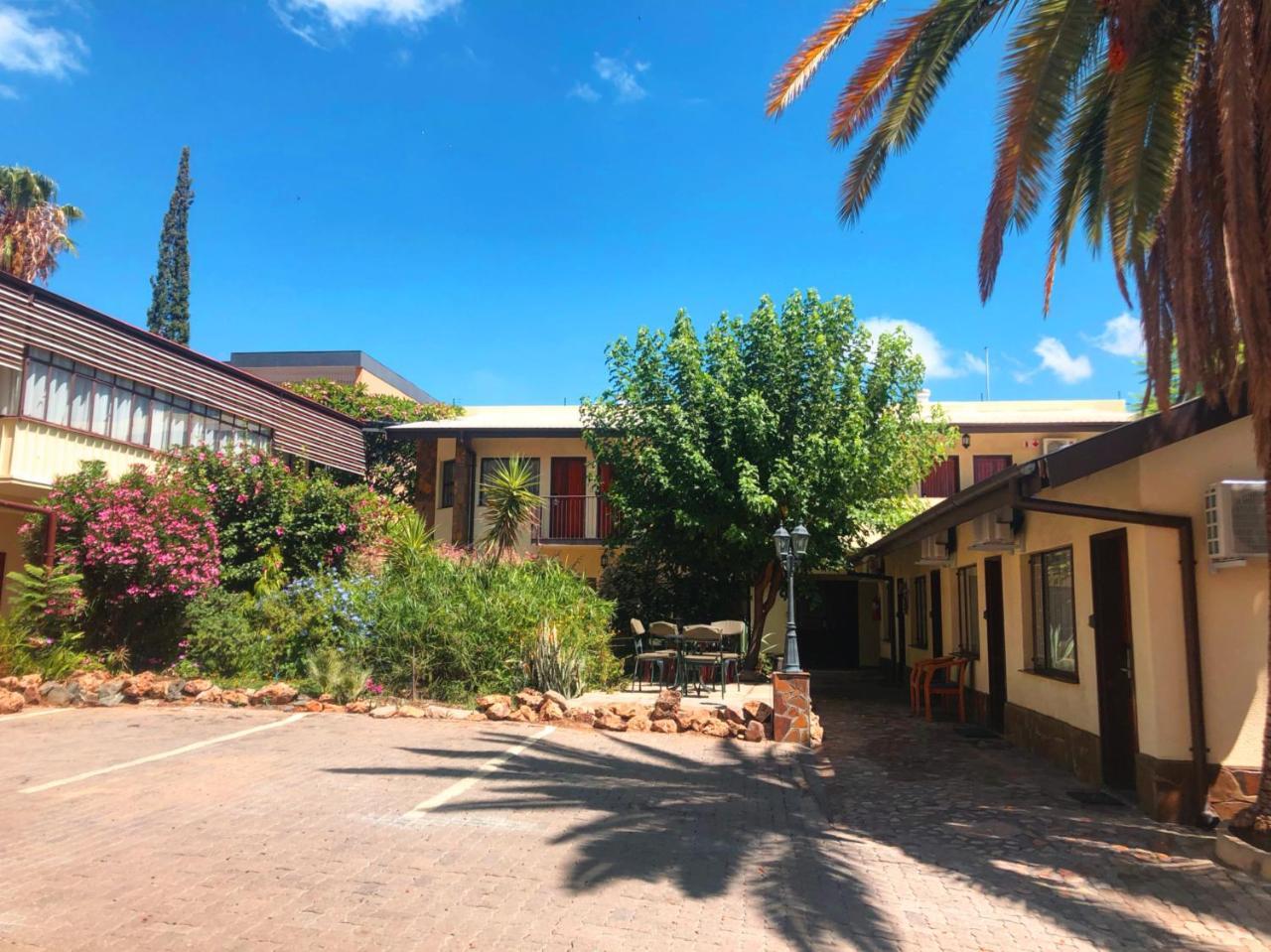Hotel Pension Steiner Windhoek Eksteriør bilde