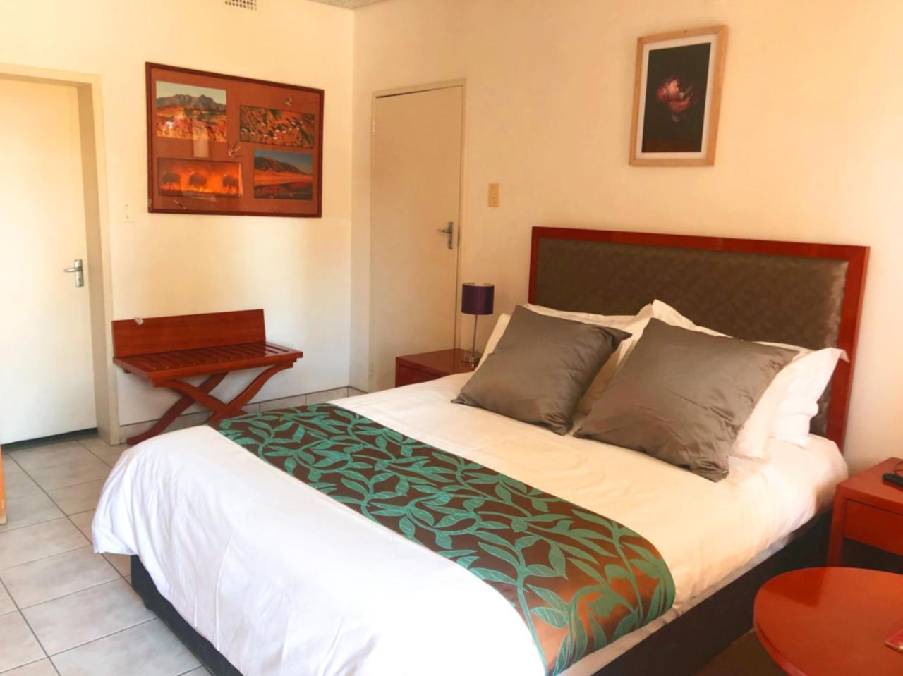 Hotel Pension Steiner Windhoek Eksteriør bilde