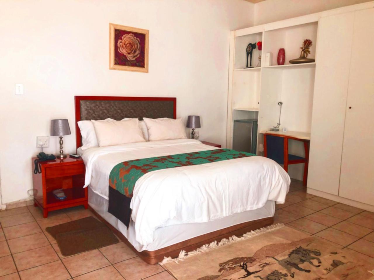 Hotel Pension Steiner Windhoek Eksteriør bilde
