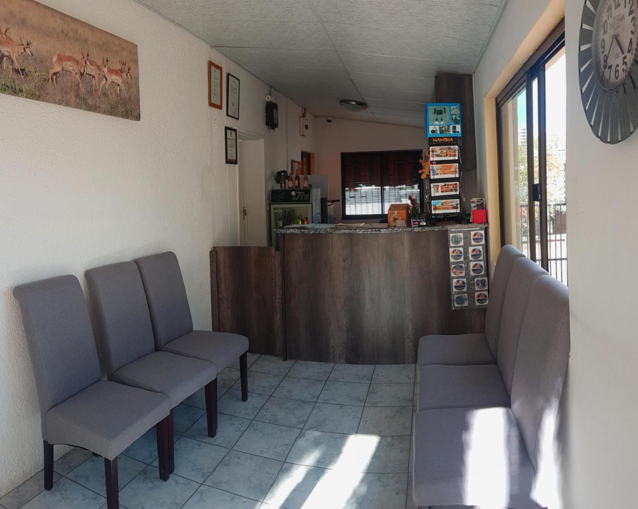 Hotel Pension Steiner Windhoek Eksteriør bilde
