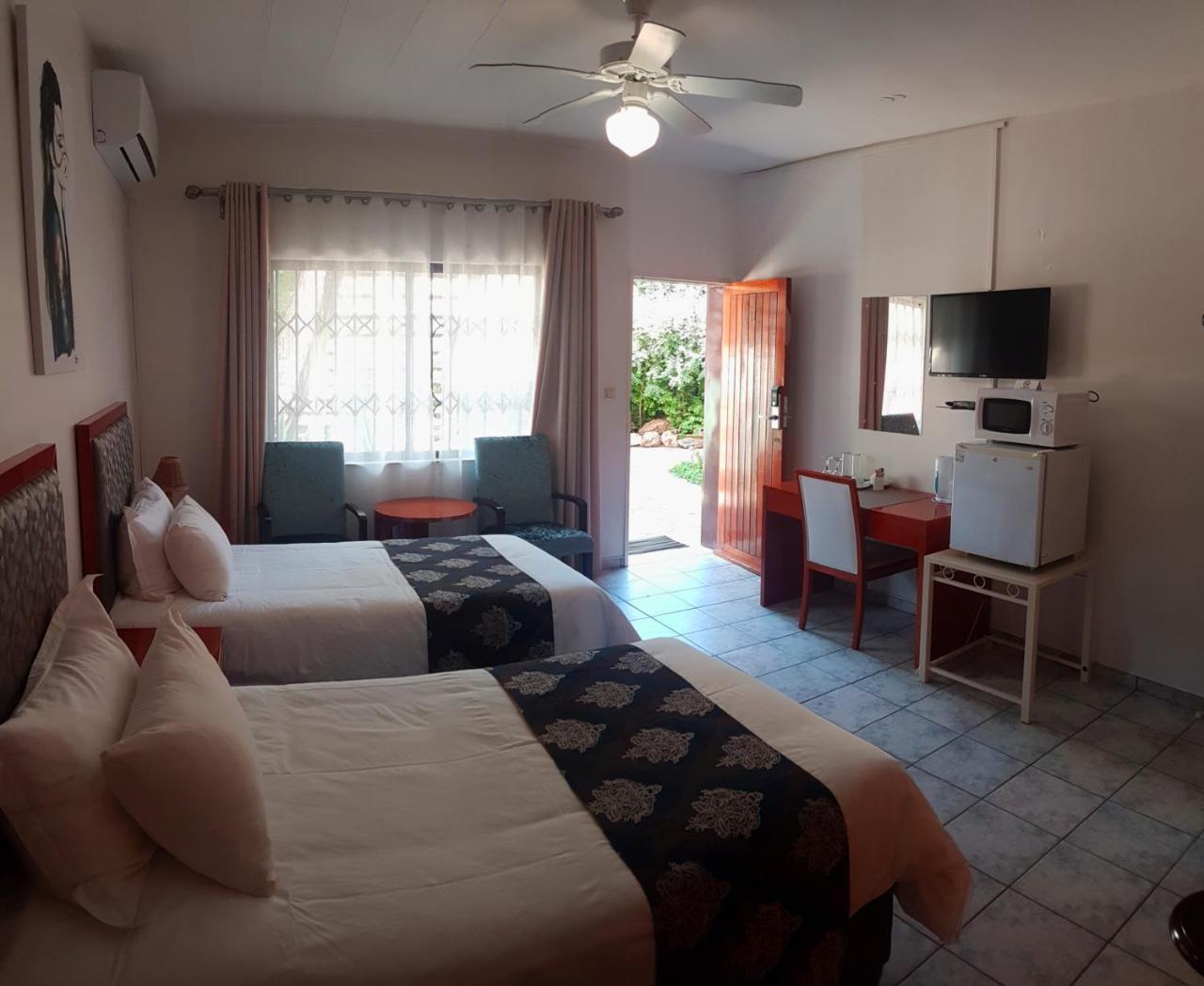 Hotel Pension Steiner Windhoek Eksteriør bilde