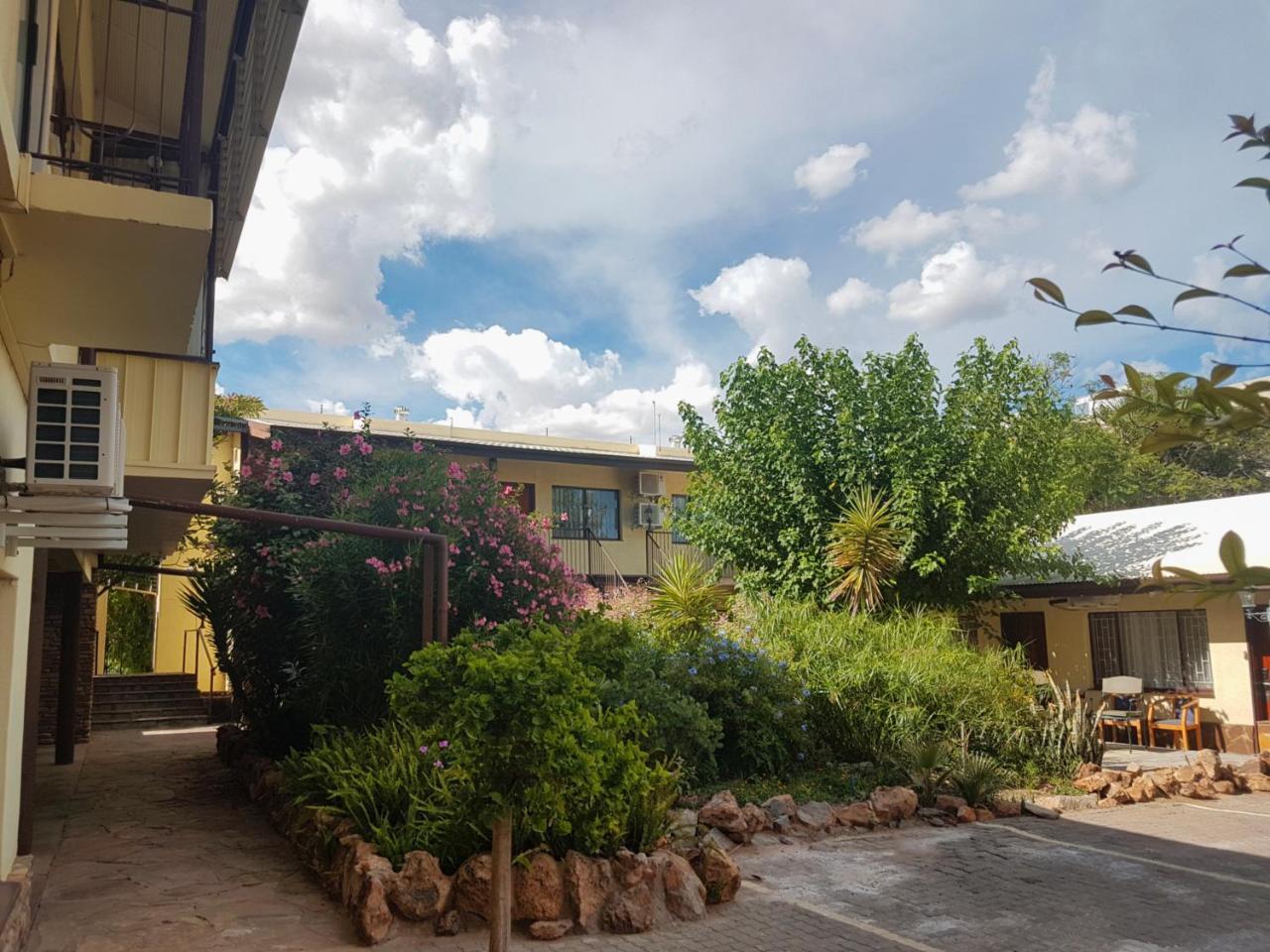 Hotel Pension Steiner Windhoek Eksteriør bilde