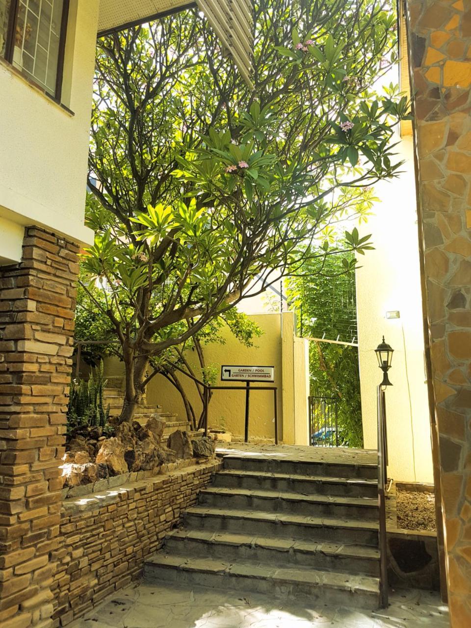 Hotel Pension Steiner Windhoek Eksteriør bilde