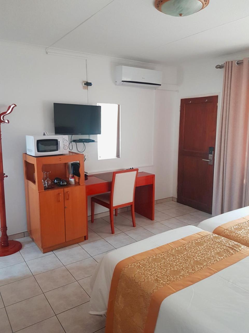 Hotel Pension Steiner Windhoek Eksteriør bilde