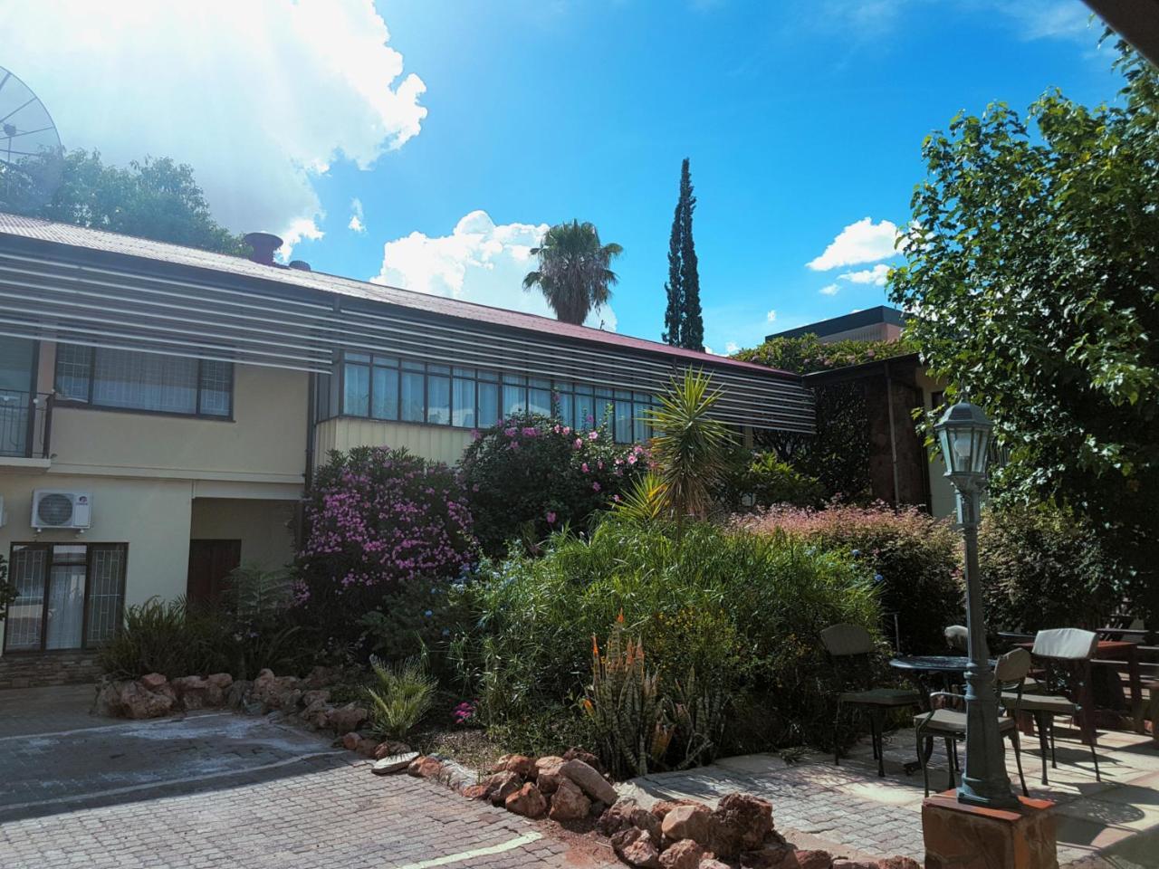 Hotel Pension Steiner Windhoek Eksteriør bilde