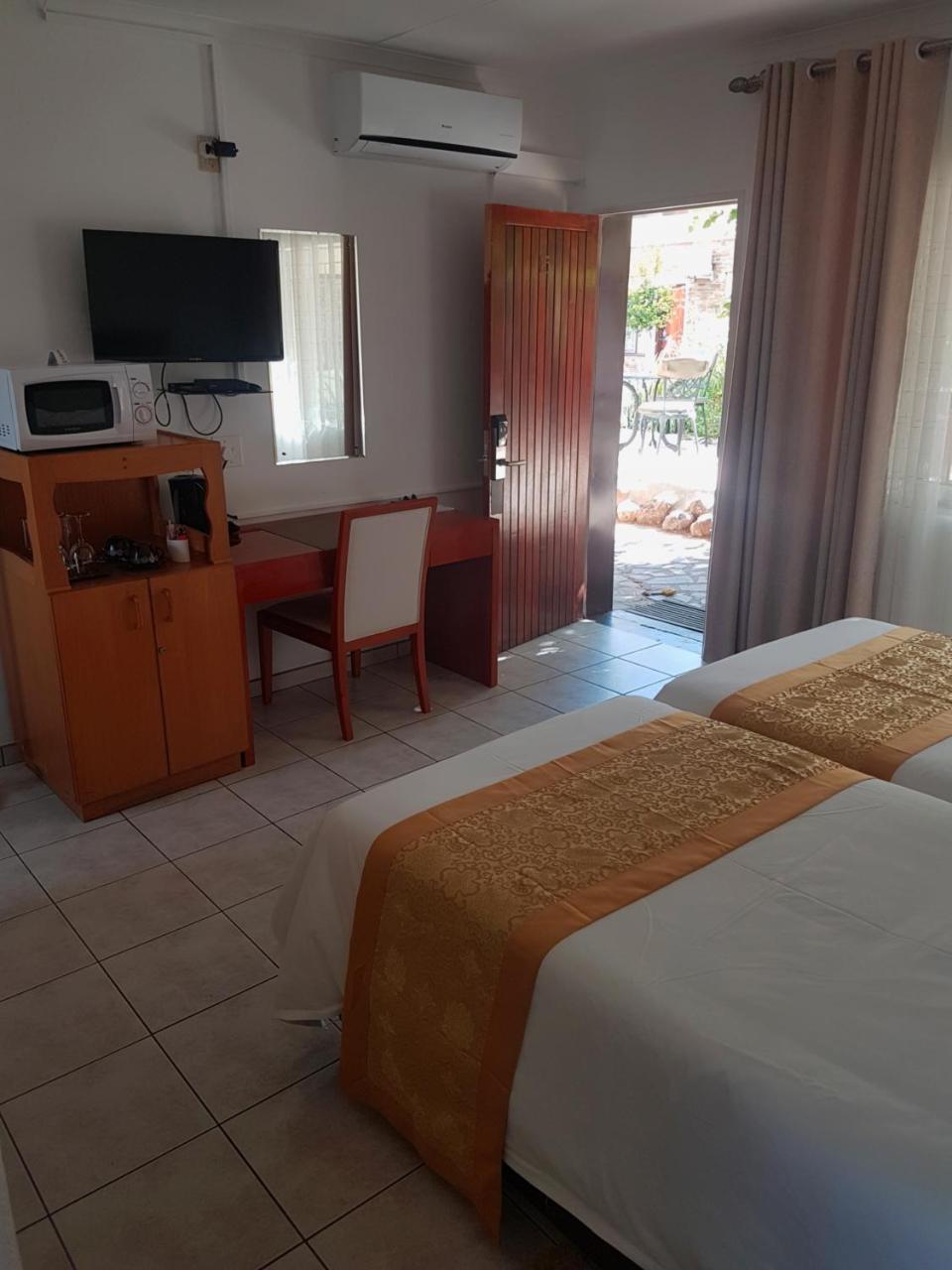 Hotel Pension Steiner Windhoek Eksteriør bilde