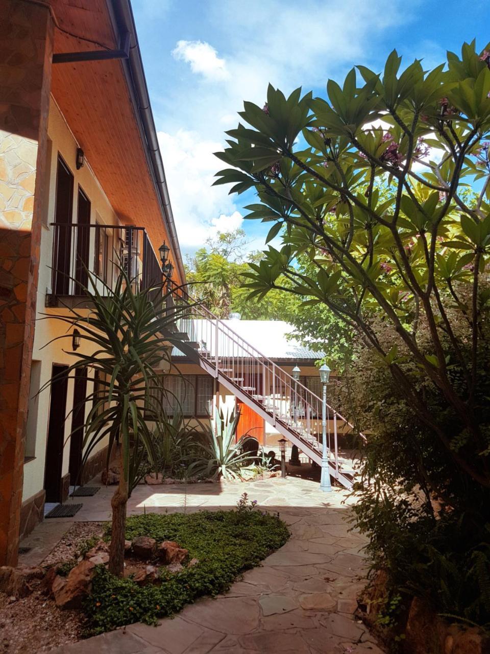 Hotel Pension Steiner Windhoek Eksteriør bilde